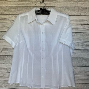 White tailored sort sleeve blouse